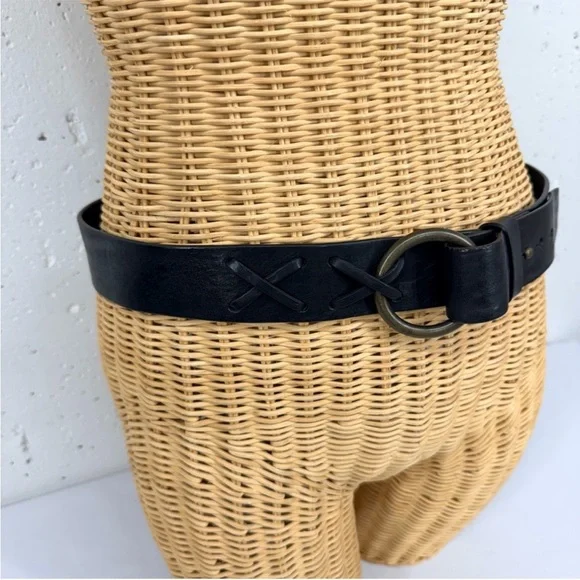 Sundance Women’s size Large Black Leather Loop Belt - Picture 2 of 10